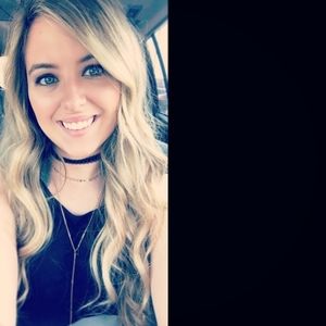 Meet your Posher, Courtney